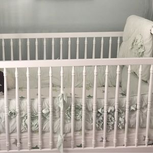 👶 Pottery Barn Baby Crib Set - Mint Green